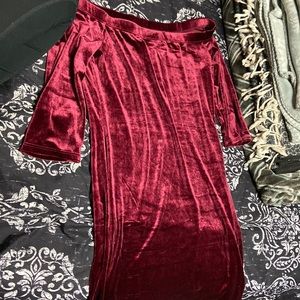 Velvet off the shoulder maroon dress size M
